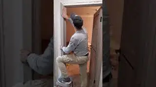 монтаж двери пена-клей