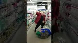 Барецкий нашёл и наказал виновного в дефиците сахара и прокладок!