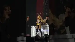 Бейонсе выступает в кутюрных нарядах от лучших мировых дизайнеров 😍 Вот это шоу! 