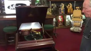 Victrola talking machine 78 RPM record player 1912