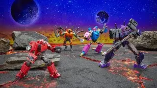 Just a slowed down look at Transformers Legacy United Tarn, Tarantulas, Cliffjumper & Squeezeplay