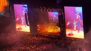 Post Malone at his Nashville concert!!🤩🎸🎶