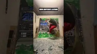 ENTERING A GRAFFITI PAINTING 😮😁 