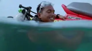 Hot Bikini Scuba Girl Caught in Net Out of Air