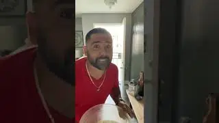 Mujando al socia