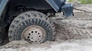 УРАЛ ЗАСТРЯЛ ВЫТАЩИТ ЛИ ЭКСКАВАТОР ЗАСТРЯВЩИЙ УРАЛ?