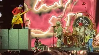 Red Hot Chili Peppers, Full Show (Mostly)  4K.  The Gorge WA