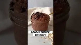 Healthy Chocolate Fudge Overnight Oats — 4 Ingredients Only! 