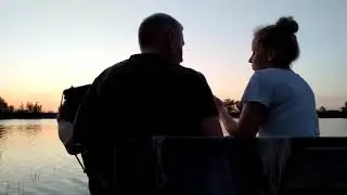Отец и дочь красиво поют на 9 мая. Журавли.