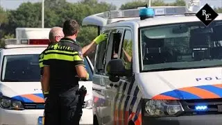 Fietsendief slaat 4 ramen uit politiebus Heistraat Oosteind