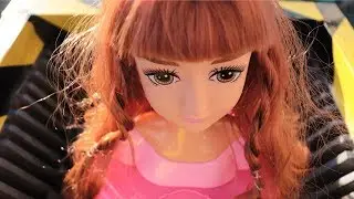 Shredding big doll