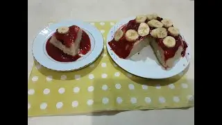 ÇİLEK SOSLU SÜTLÜ İRMİK TATLISI