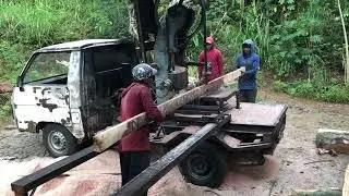Gergaji Kayu Sengon dengan Gergaji Selendang Keliling