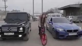 Девушка и велик