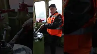 Как управлять тепловозом? 
