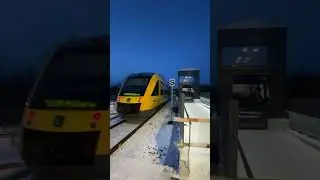 Lokaltog lint 41 forlader Favrholm station