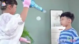 Бластер для мыльных пузырей с дымом Spray boubble