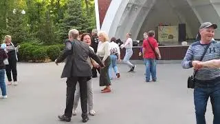 Белая метелица Танцы в парке Горького Май 2021 Харьков