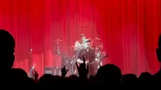 Fall Out Boy LIVE - Fame Infamy MAGIC 8 BALL (11.07.23) Hamburg