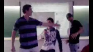 Meninos dançando Everybody