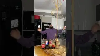 ЧЕЛЛЕНДЖ! Пачка mentos VS Coca-Cola! Снова зацепил потолок😂