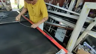 gi tusuk tusok ni madam ang screen 😂