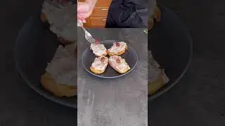 CROSTINI WITH PHILADELPHIA CHEESE AND TUNA 