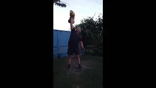 Подъем Зигмунда Кляйна с последующим жимом вес гирь 37 кг.