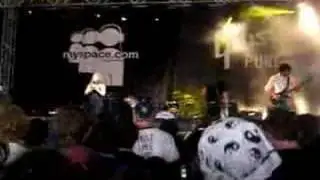 Flyleaf - I'm so sick live Download festival 2006