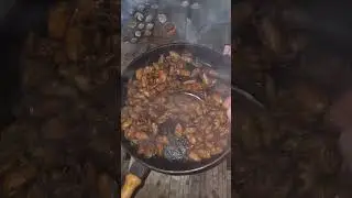 Мидии на чугунной сковороде,на свежем воздухе Вдвое вкуснее!!! #дача #казан #природа