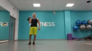 Подъем гири с выпадом в сторону
