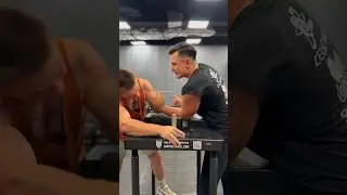 НЕУСТУПЧИВЫЙ @maksunik