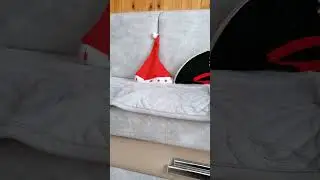 Напишите в коменты В какой мне шляпе сниматься