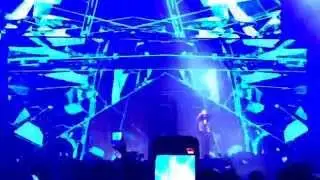 Trey Songz and Chris Brown bring out Meek Mill in Philly for Between the Sheets Tour