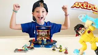 Father & Son ULTIMATE WARRIOR BATTLE! /Akedo Ultimate Warriors!