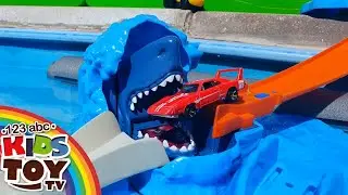 Heroic Water Races: Toy Cars vs. Shark in the Pool