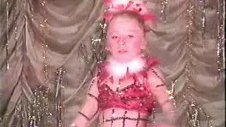 ХАНЖЕНКОВО  Выступление юных циркачей 27 февраля 2003 года.