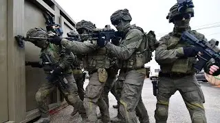 El  Sayeret Matkal del Ejercito Israelí  capturan a alto oficial de Hezbolá en el norte del Líbano .