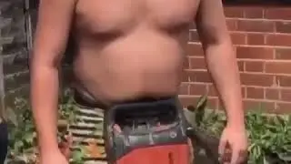 Живот качается
