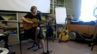 Евгения Ошуркова в бард-студии "Т-79"