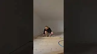 *SATISFYING* sounds of studio flooring 👌 #diy