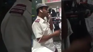 سعودي يتكلم هندي بطلاقه