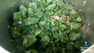 HEALTHY FOOD SPINACH WITH MEAT BALLS