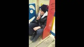 Бедный Саня!Его отпиздили за гаражами и он заплакал!ФУУУ!!!!!