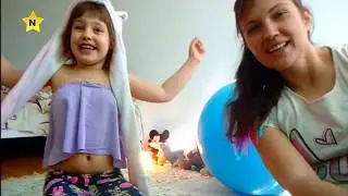 Йога челлендж на двоих Ника с мамой делают парные позы йоги