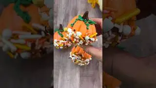🎃 How to Make PUMPKIN CUPCAKES: Fall Halloween Buttercream Piping Tutorial 