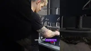 Литье металла прямо в силикон / Центробежное литье значков и сувениров  