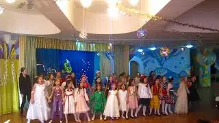 ПЕСНЯ ПО БЕЛОМУ СНЕГУ ИДЕТ НОВЫЙ ГОД!