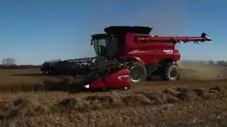 Case IH Axial Flow 8250 with Varicut Header