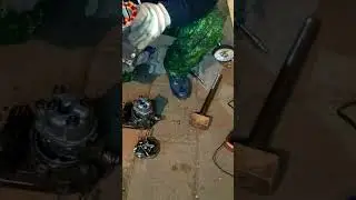 Пилю пополам компрессор кондиционера. 
